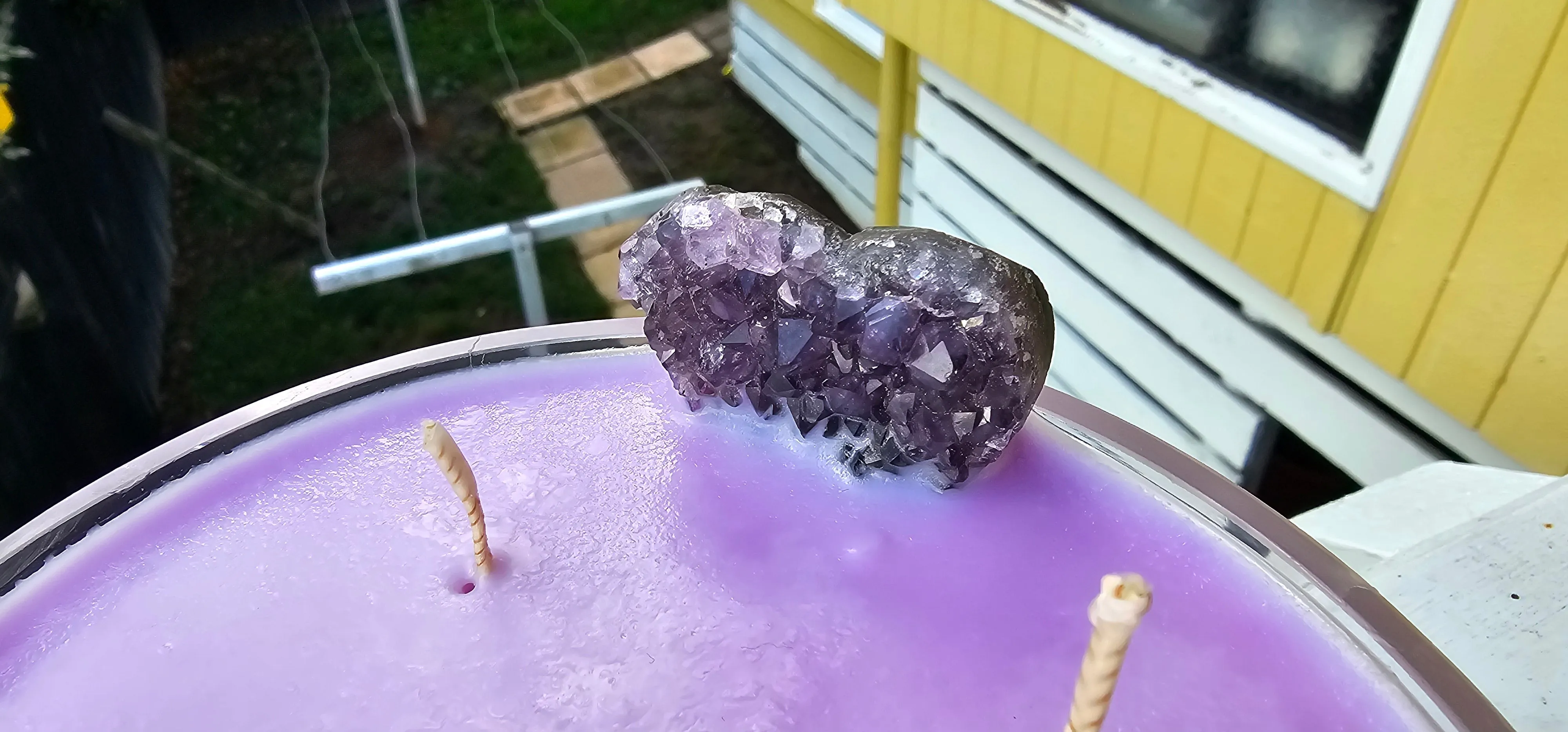AMETHYST CRYSTAL FRENCH LAVENDER/VANILLA CANDLE