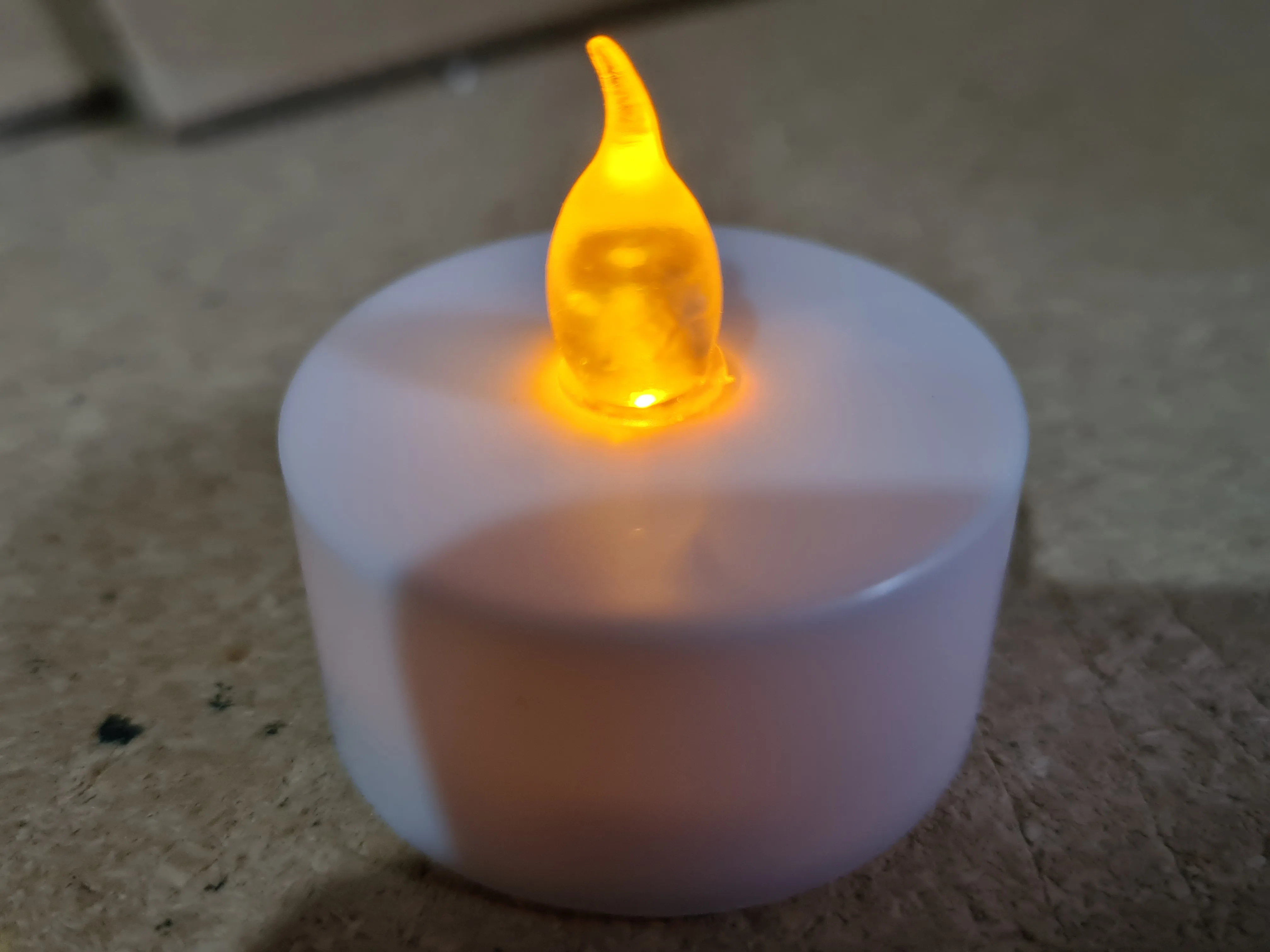 BATTERY OPERATED T LIGHT CANDLES