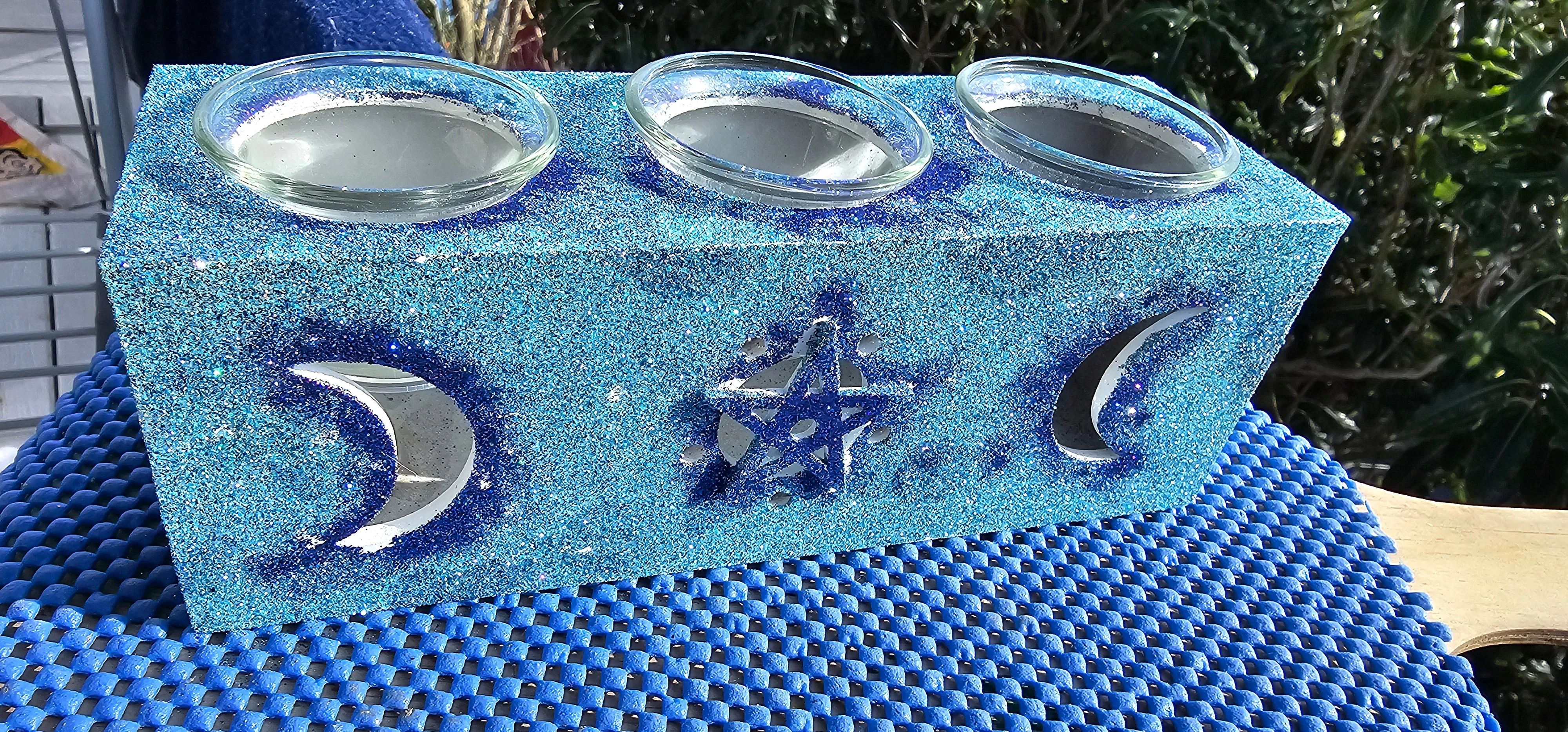 BLUE GLITTER TRIPLE MOON  T LIGHT CANDLE HOLDER