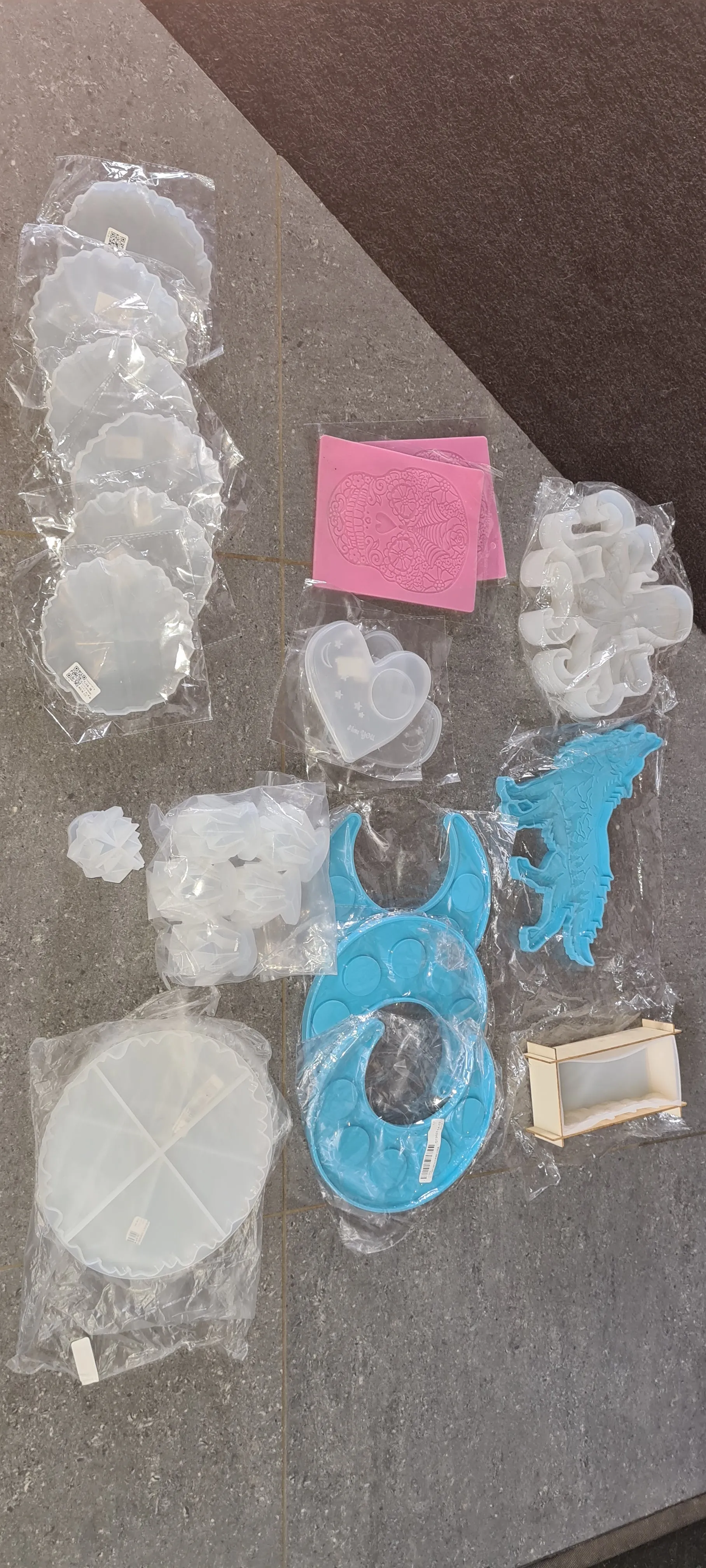 BRAND NEW/USED SILICONE MOLD DE-STASH