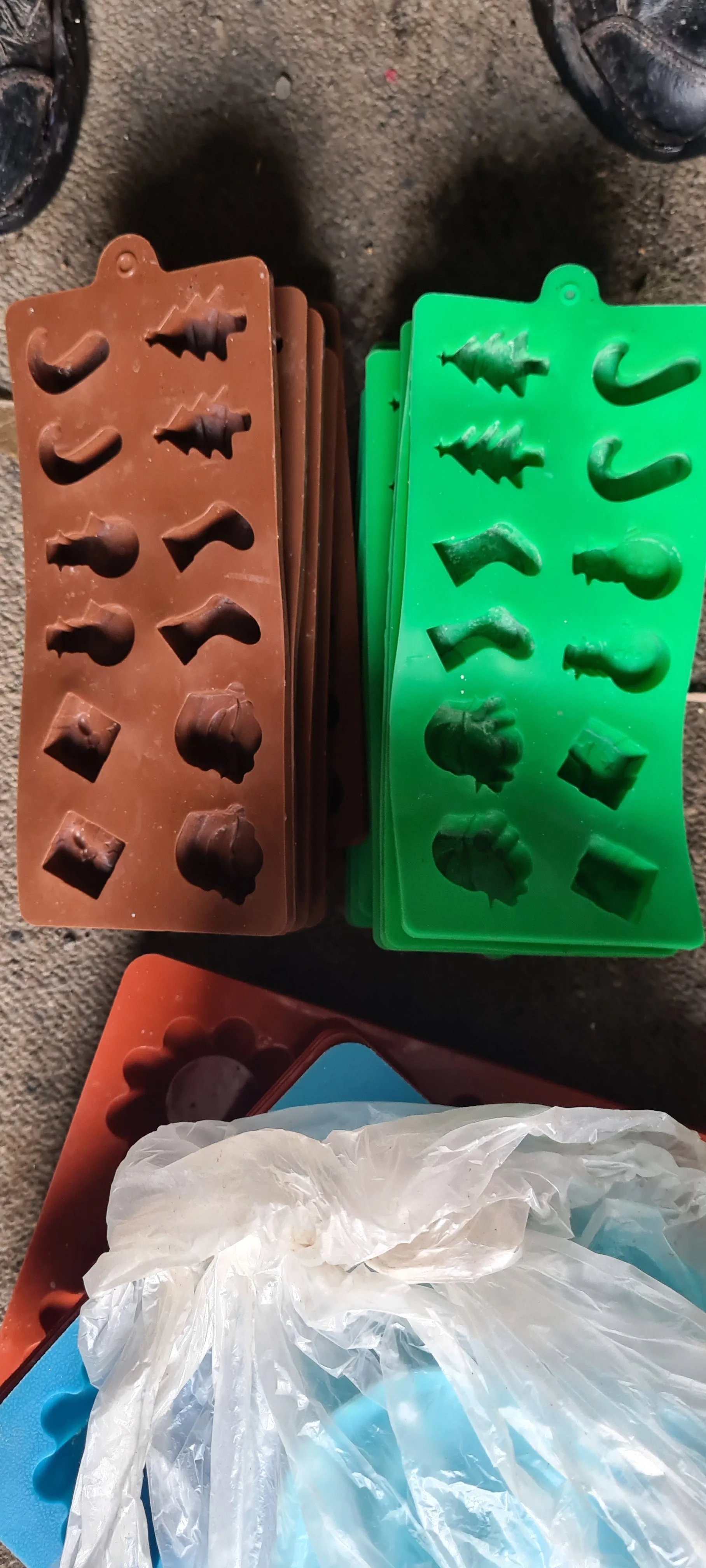 BRAND NEW/USED SILICONE MOLD DE-STASH