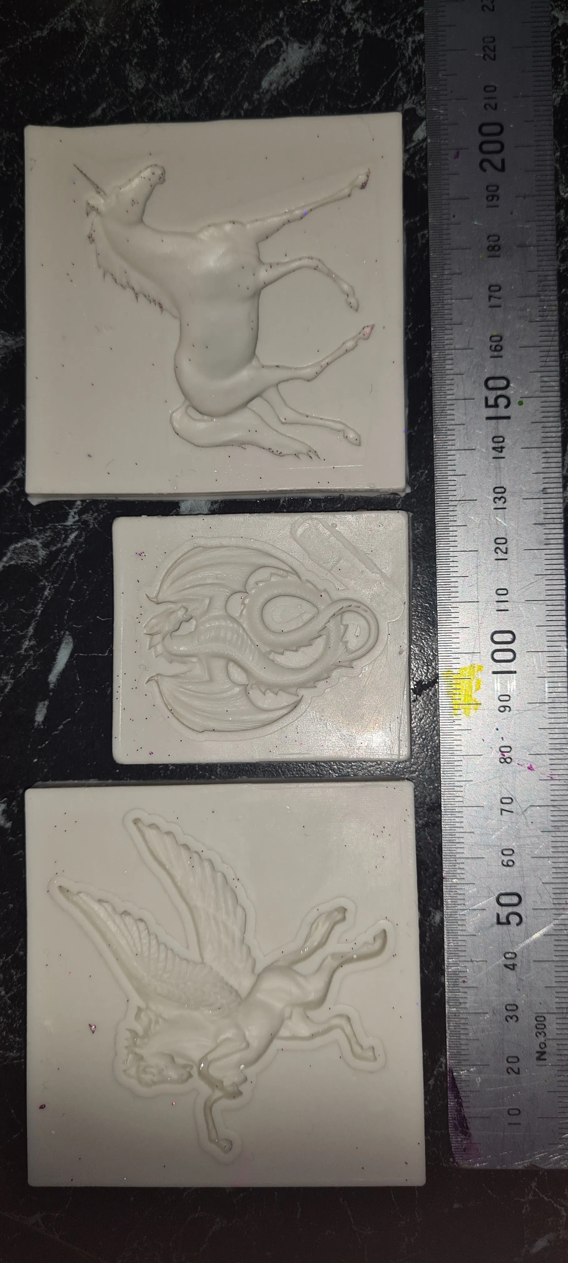 BRAND NEW/USED SILICONE MOLD DE-STASH