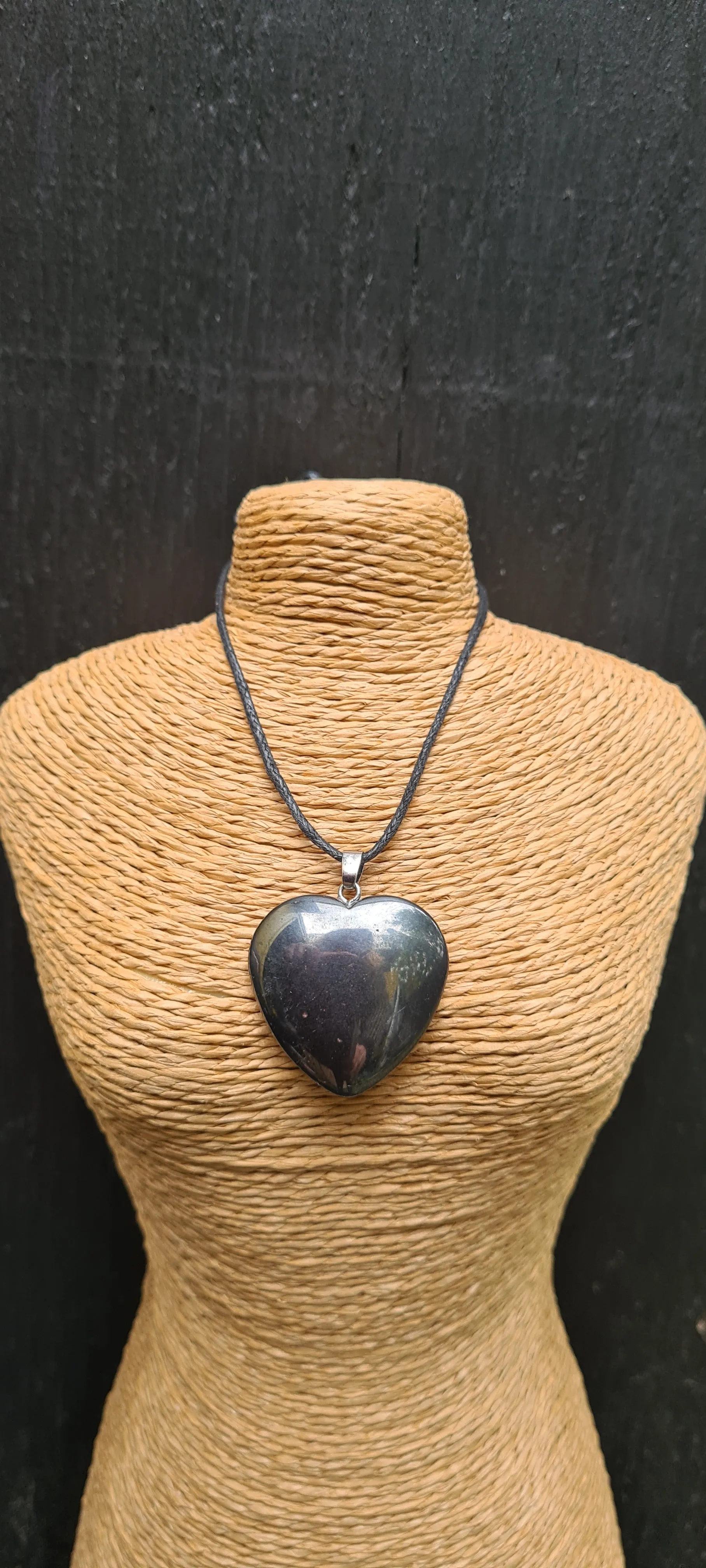 CRYSTAL HEART NECKLACE