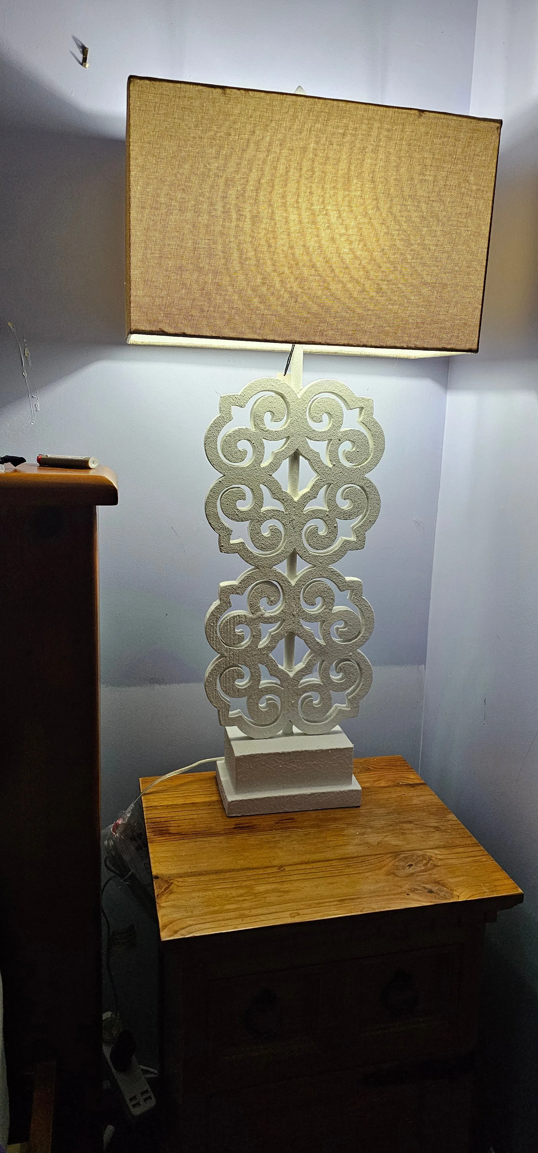 FLEMMING TABLE LAMP