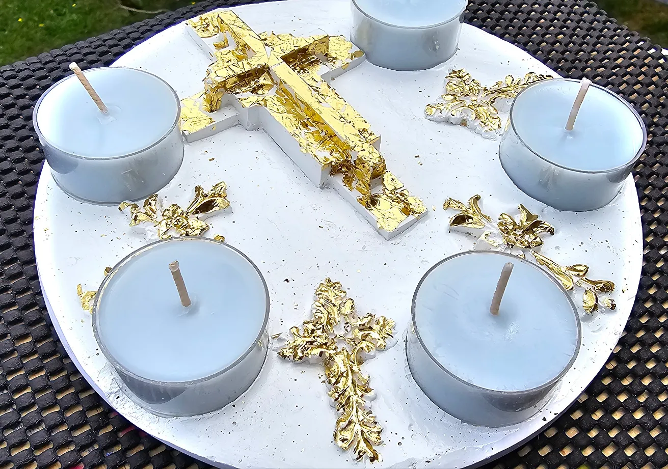 GOLD LEAF CROSS CANDLE HOLDER