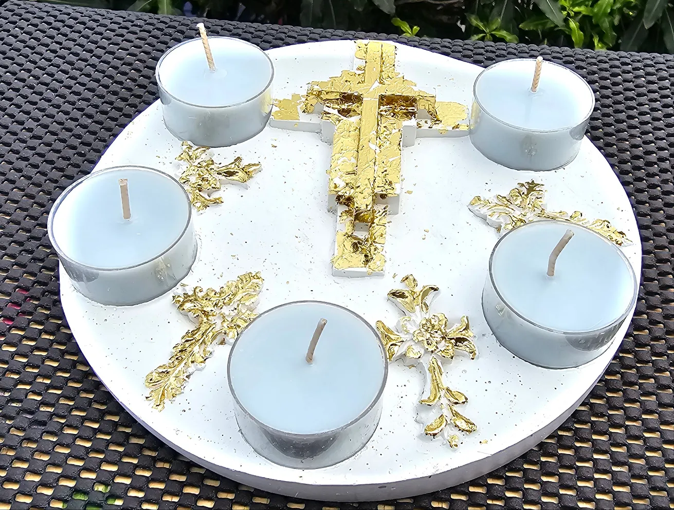 GOLD LEAF CROSS CANDLE HOLDER