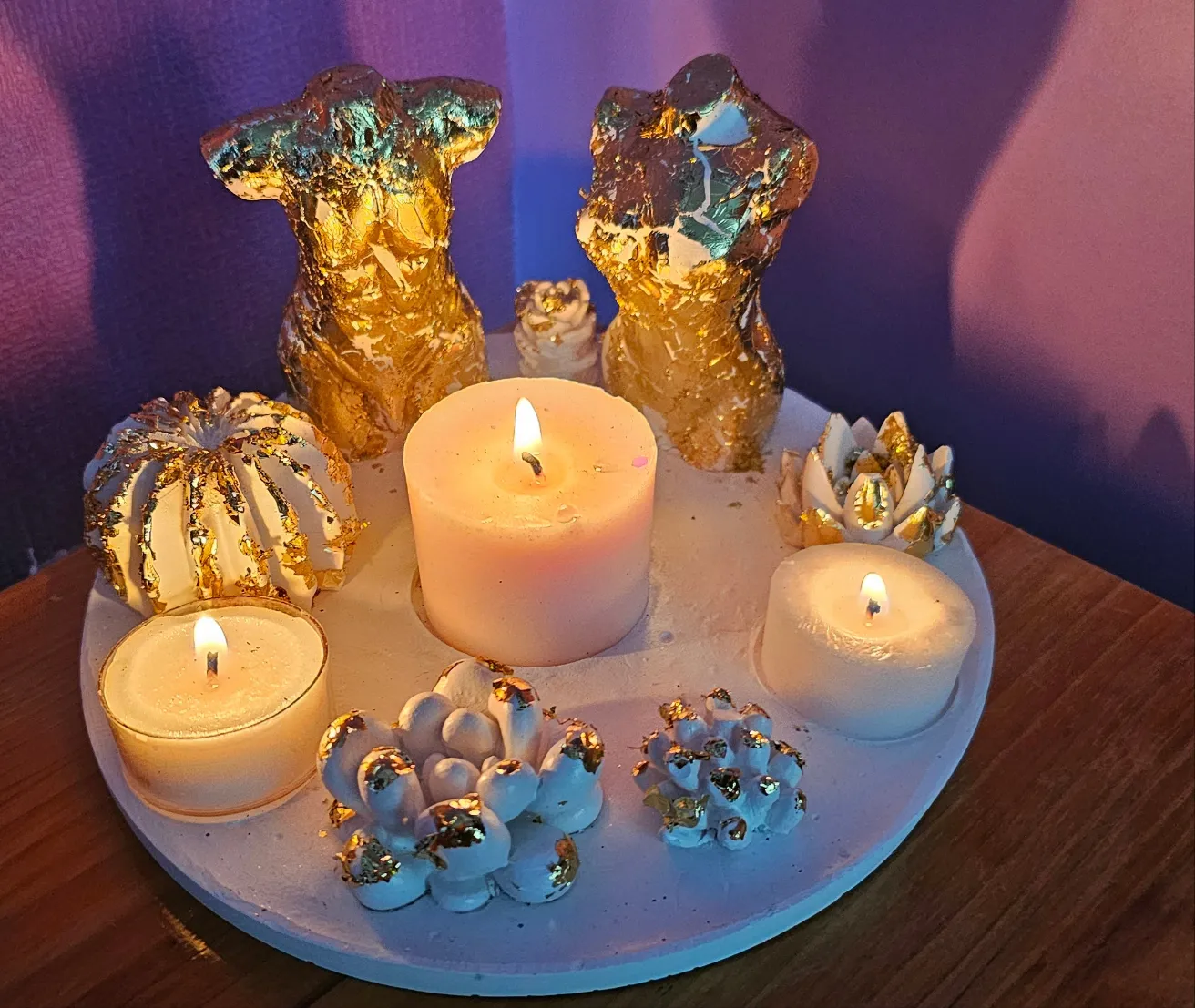 GOLD TORSO/SUCCULANT CANDLE HOLDER
