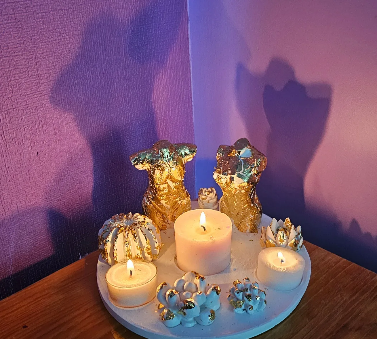 GOLD TORSO/SUCCULANT CANDLE HOLDER
