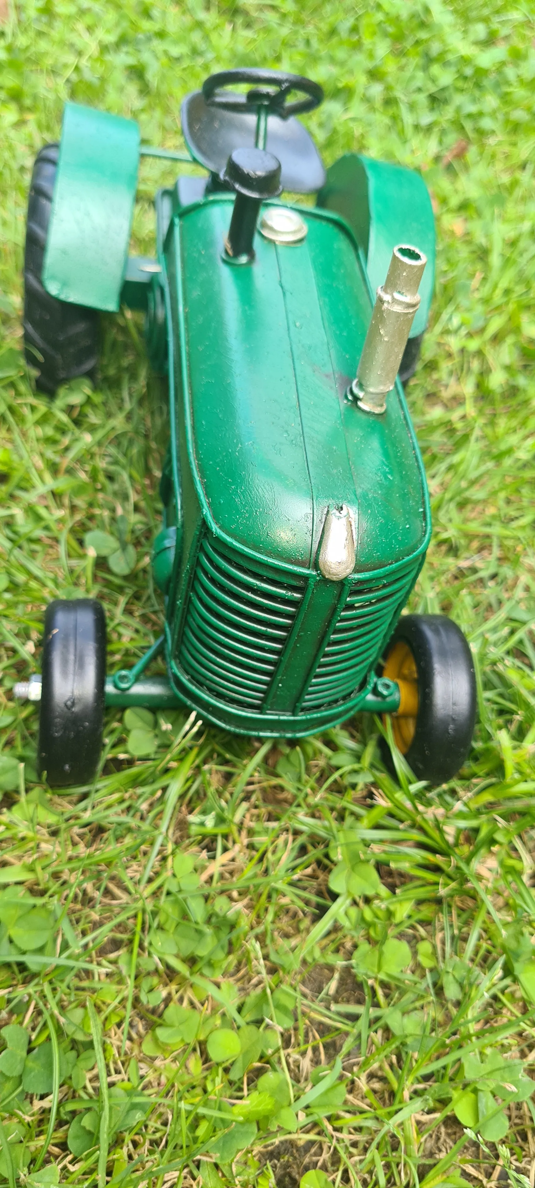 GREEN TRACTOR