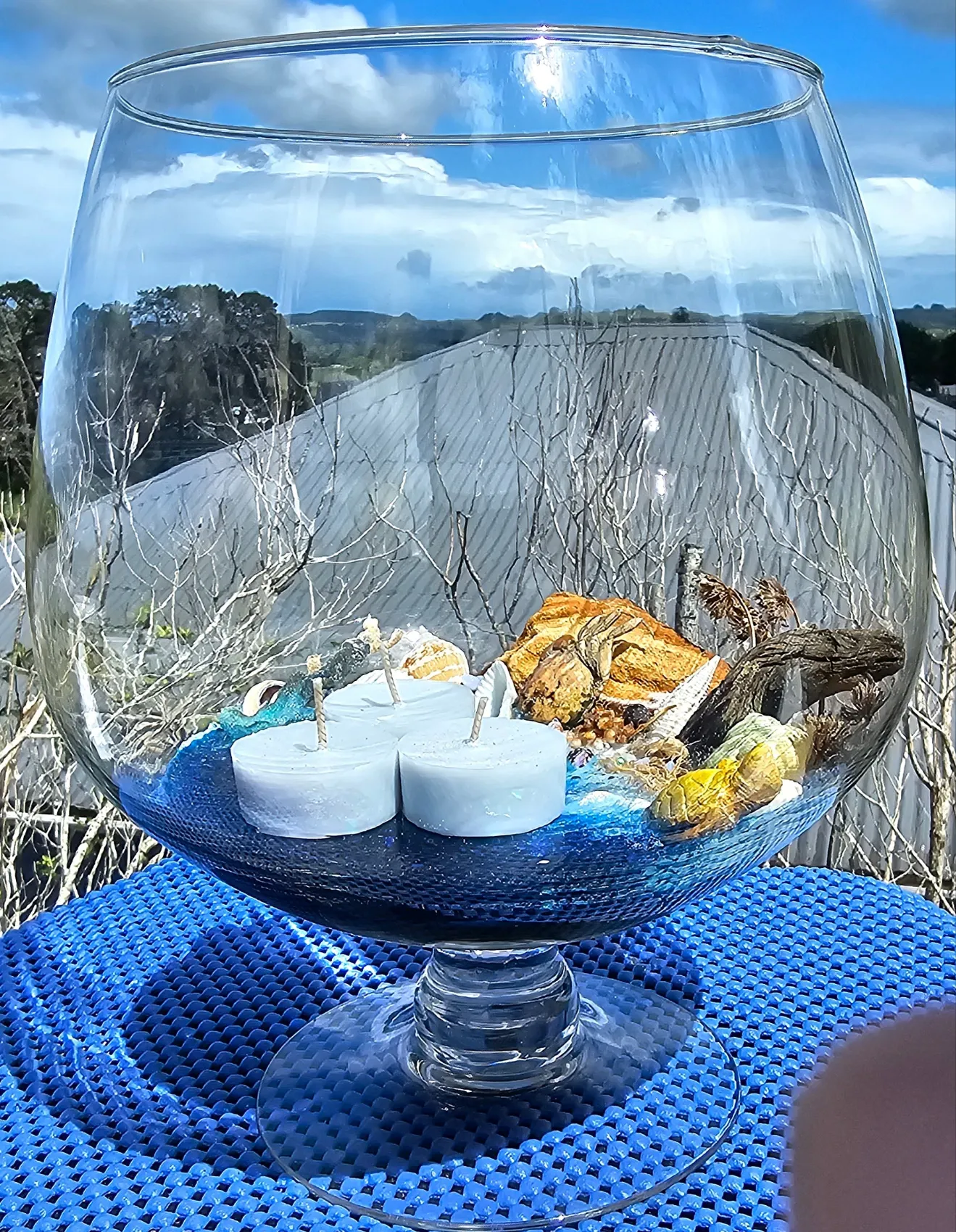 LARGE FEATURE BEACHY SCENE CANDLE HOLDER