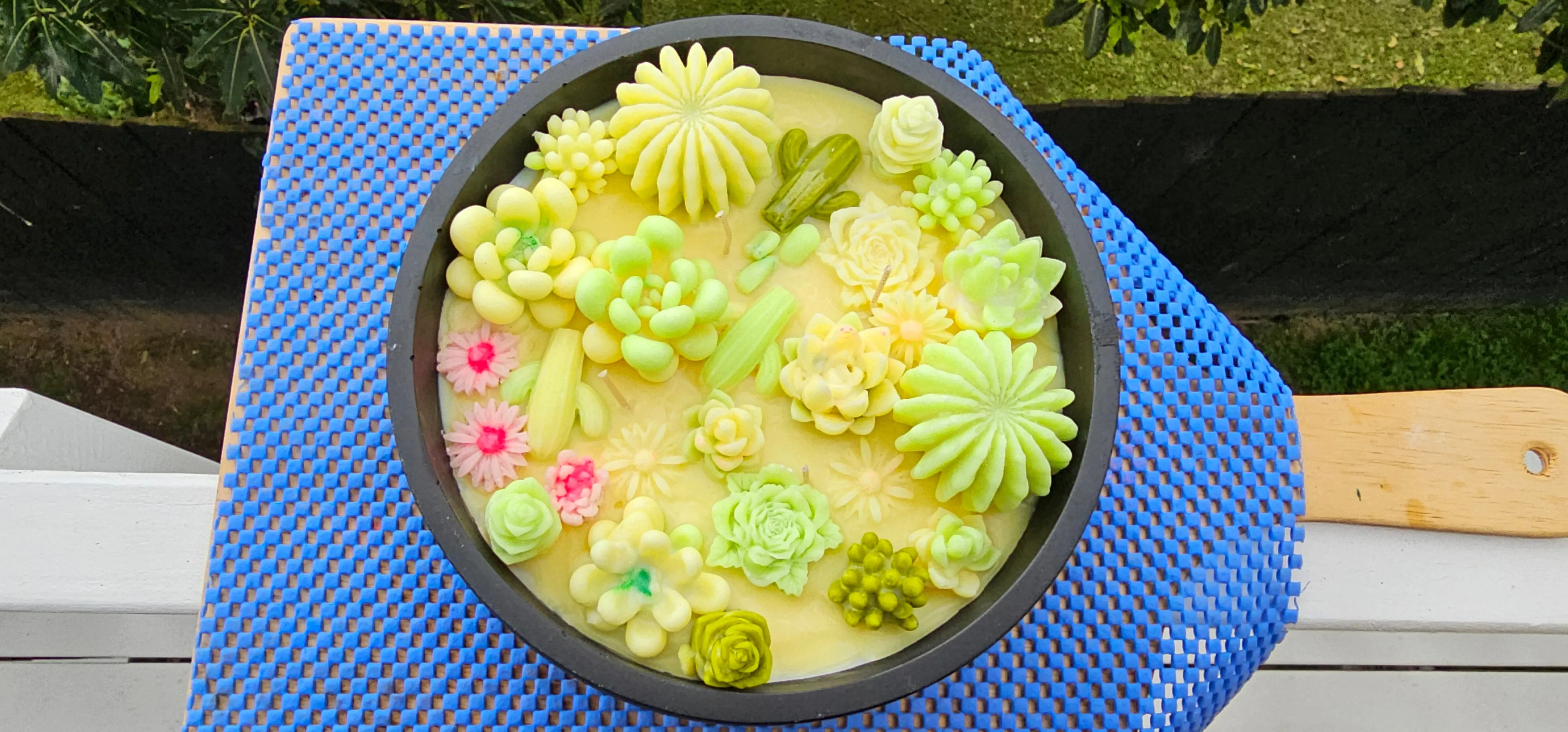 LAVENDER SUCCULENTS HANDMADE CANDLE
