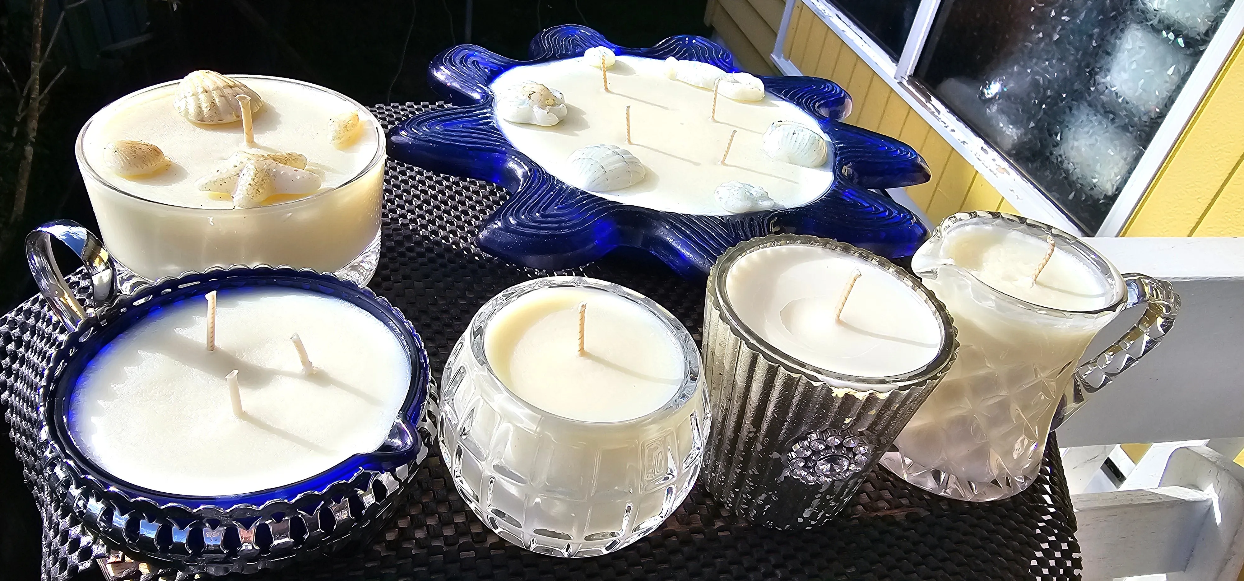 LUCIOUS LIME IN ANTIQUE COBALT BLUE DISH