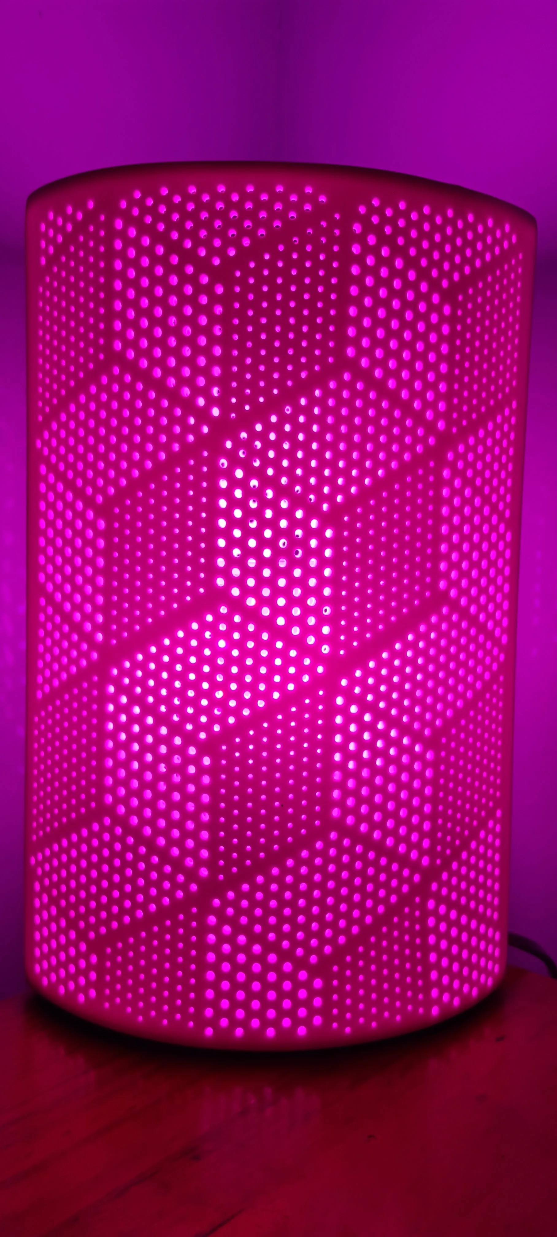 MAGENTA CUBE CERAMIC LAMP