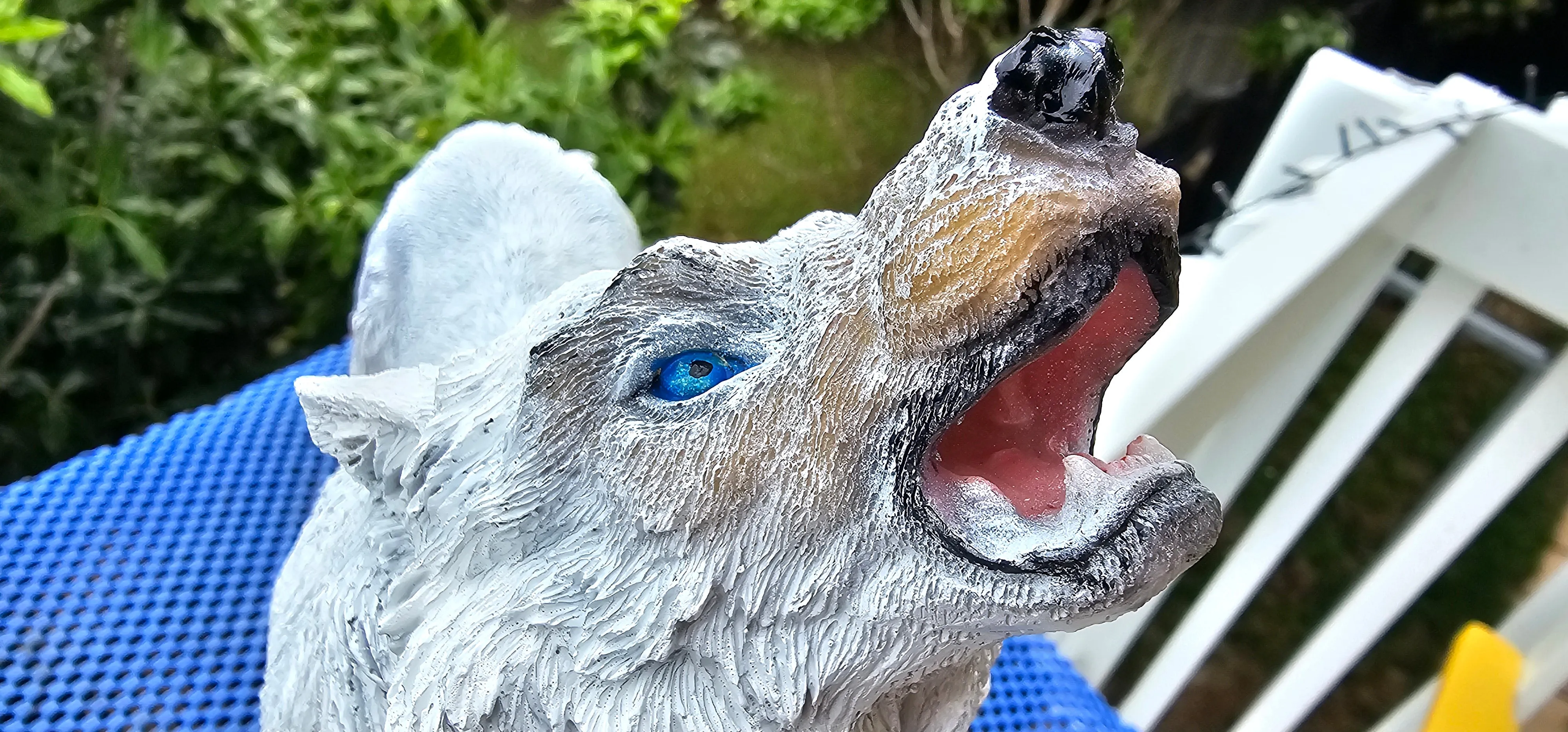 UNIQUE WHITE HANDPAINTED WHITE HOWLING WOLF FIGURINE-large