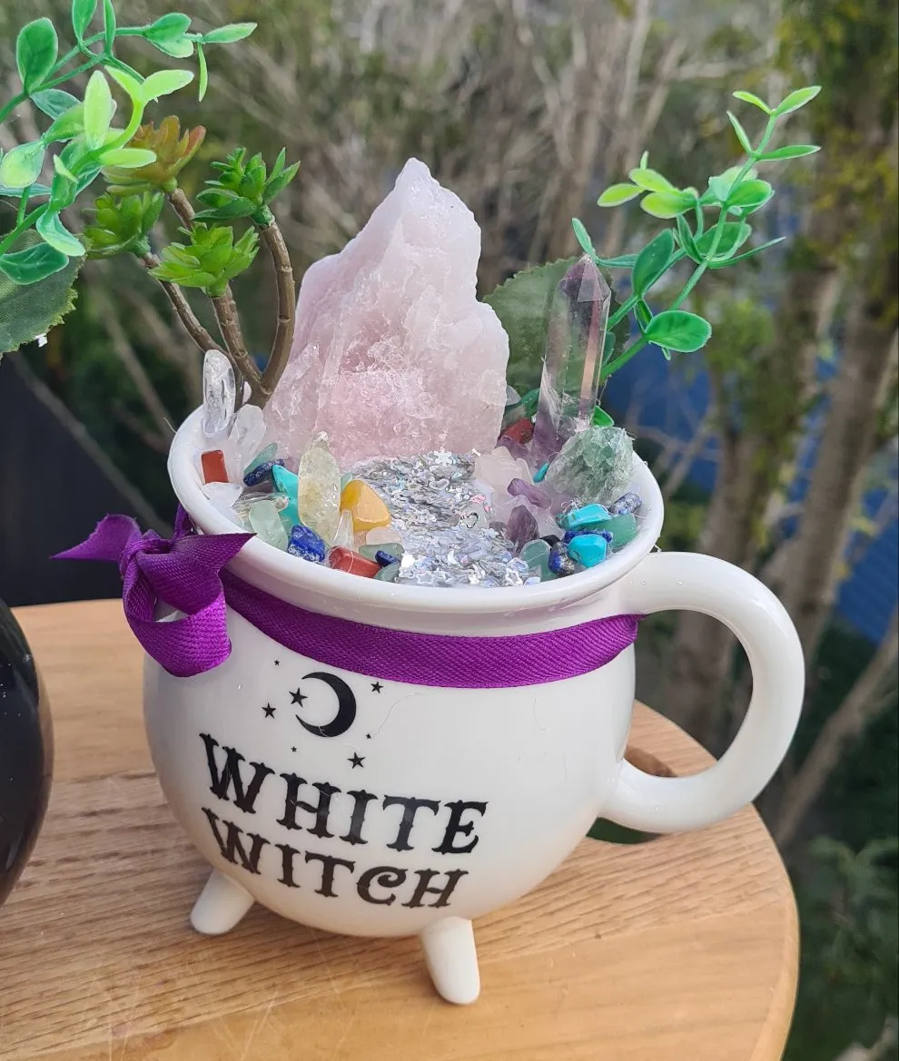 WHITE WITCH CAULDRON CRYSTAL GARDEN MUG