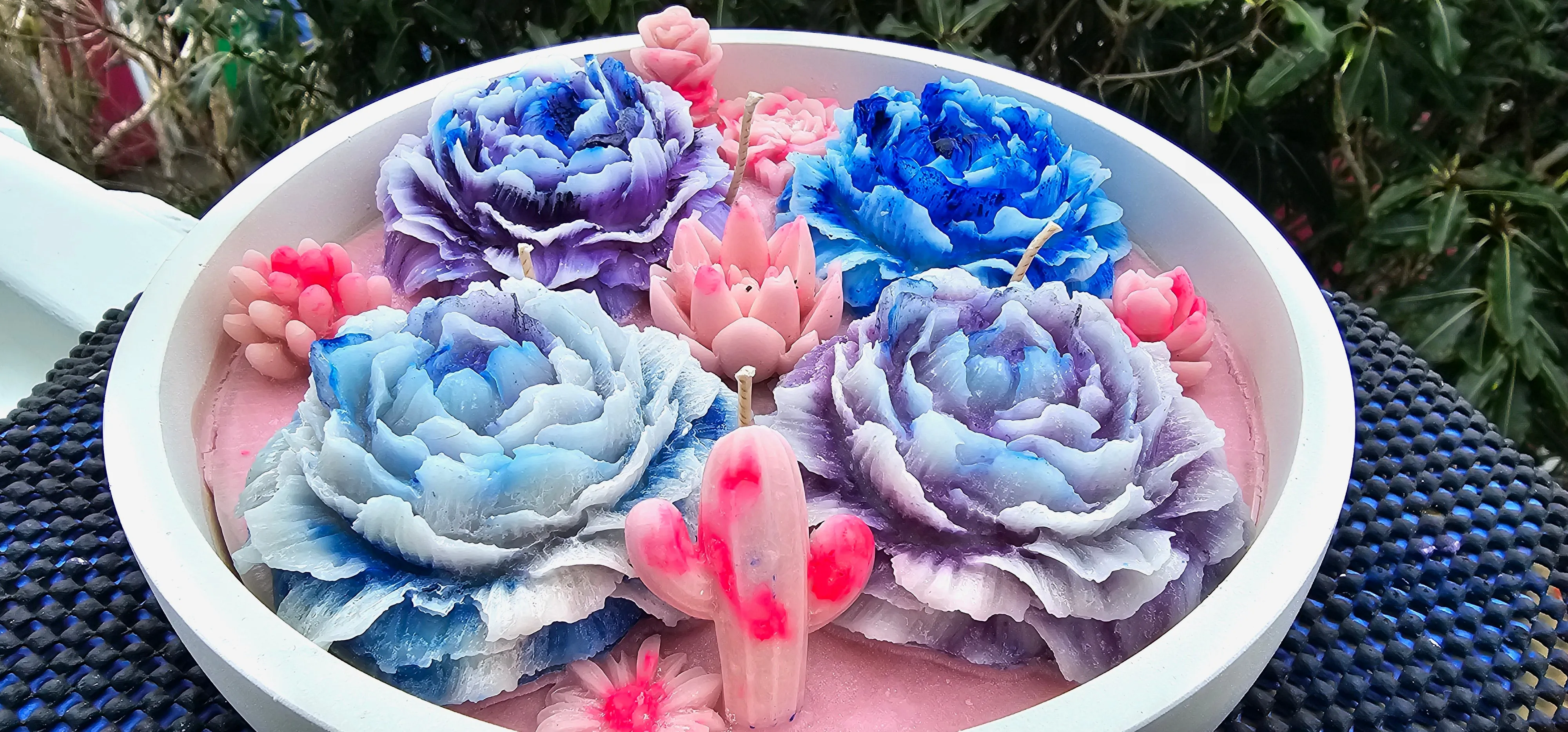 WILDBERRY MOUSSE HANDMADE CANDLE