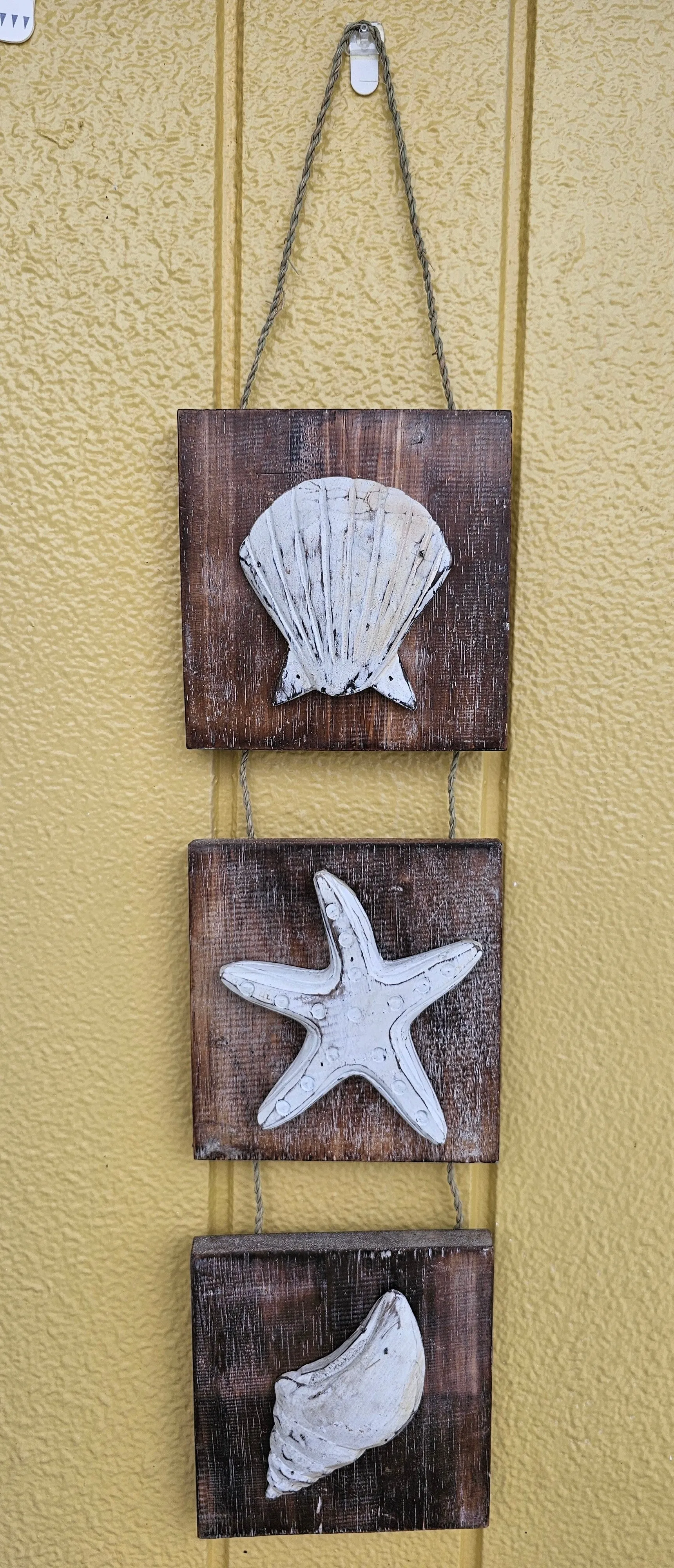 WOOD SHELL WALL ART